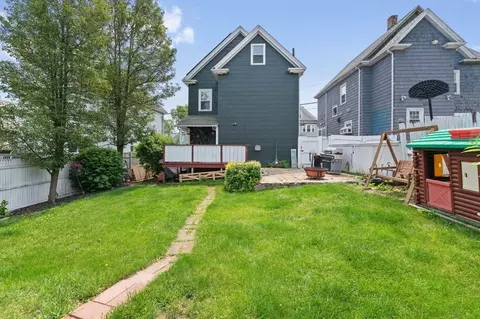 Exterior - 33 Bennett St, Everett, MA 02149 photo 2 of 3