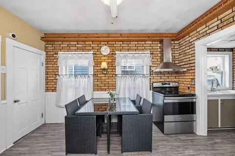 Dining - 33 Bennett St, Everett, MA 02149 photo 1 of 1