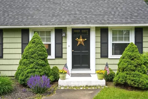 2480 Wilbraham Rd, Springfield, MA 01129 photo 4