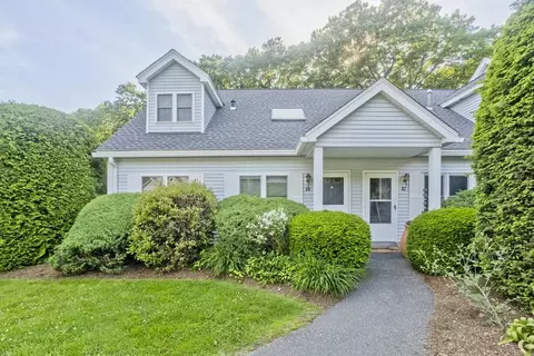80 Pines Edge Dr #80, Northampton, MA 01060