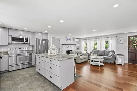 49 Anson St, Chicopee, MA 01020 photo 8