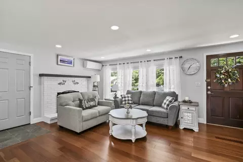 49 Anson St, Chicopee, MA 01020 photo 4
