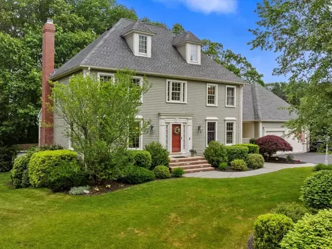 1 Benjamin Dr, Westborough, MA 01581
