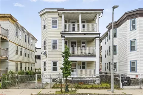 3943 Washington, Boston, MA 02131
