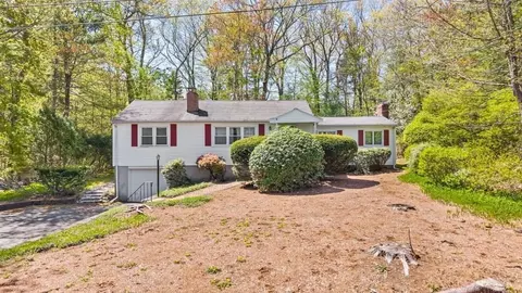 36 Mount Vernon St, North Reading, MA 01864