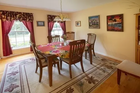 Dining - 832 Westhampton Rd, Northampton, MA 01062 photo 3 of 5