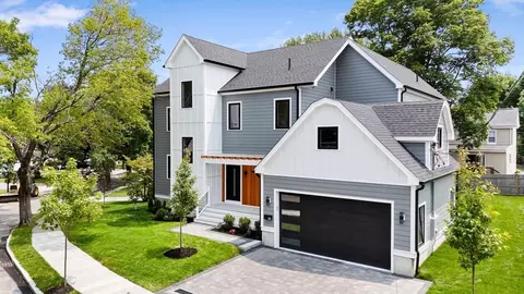 66 Upham St, Newton, MA 02465
