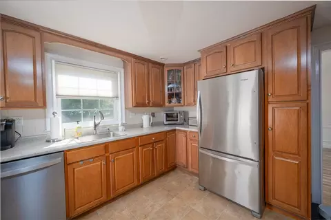 5 Christopher Dr, Milton, MA 02186 photo 7