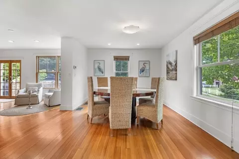 454 Webster St, Needham, MA 02494 photo 8