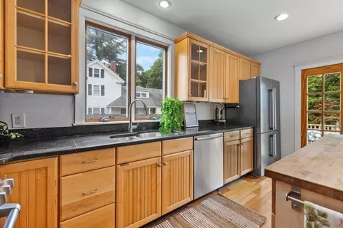 454 Webster St, Needham, MA 02494 photo 12