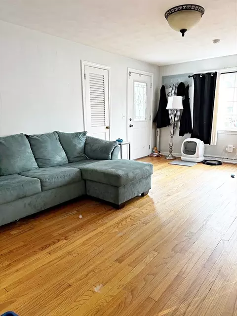 Living - 53 Canton St, Springfield, MA 01104 photo 1 of 2