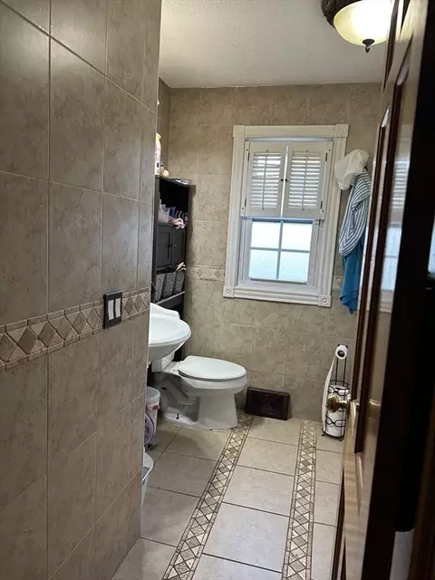Bath - 53 Canton St, Springfield, MA 01104 photo 1 of 1