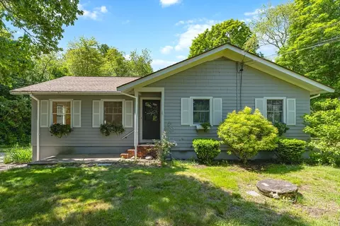 35 Washburn Rd, Freetown, MA 02717