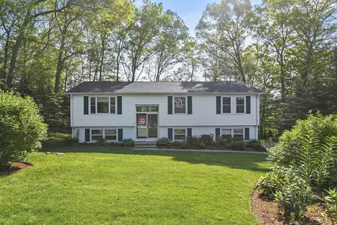 6 Overlook Ave, Millbury, MA 01527