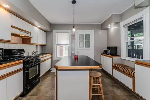 50 Duryea St, Springfield, MA 01104 photo 9