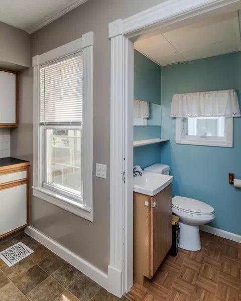 50 Duryea St, Springfield, MA 01104 photo 14