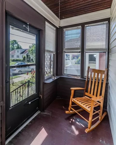 50 Duryea St, Springfield, MA 01104 photo 3