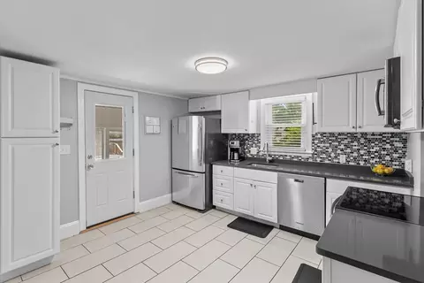 17 Bare Hill Rd, Framingham, MA 01702 photo 13