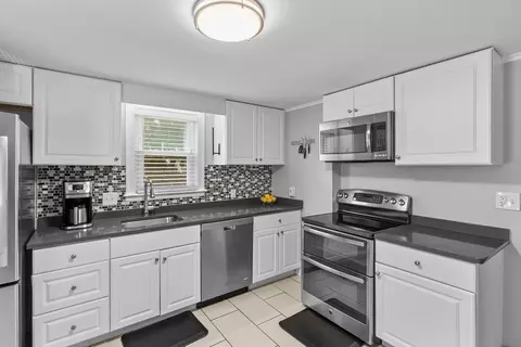 17 Bare Hill Rd, Framingham, MA 01702 photo 14