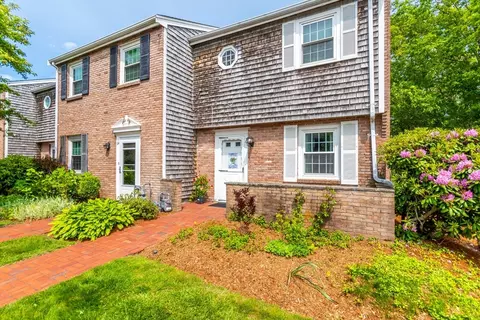 66 Captain Cook Ln #66, Centerville, MA 02632