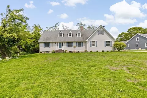 3 Plymouth Heights Rd, Sagamore Beach, MA 02562