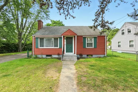 89 East St, Springfield, MA 01104