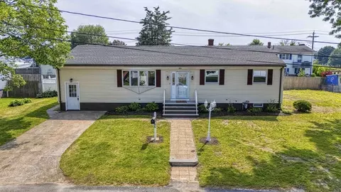 95 Evergreen Ave, Somerset, MA 02726