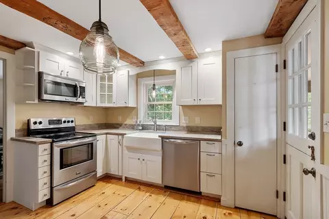 8 Mitchell Ln, Wakefield, MA 01880 photo 10