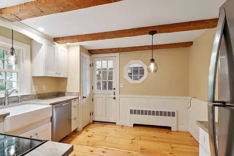 8 Mitchell Ln, Wakefield, MA 01880 photo 11