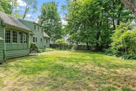 8 Mitchell Ln, Wakefield, MA 01880 photo 5