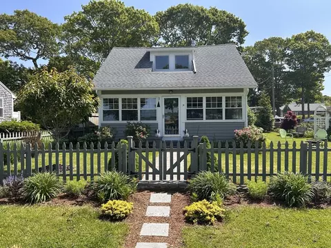 14 Bayside Ave, Wareham, MA 02571