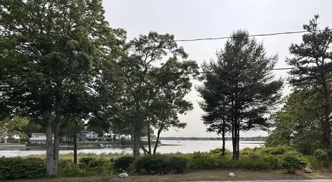 14 Bayside Ave, Wareham, MA 02571 photo 2