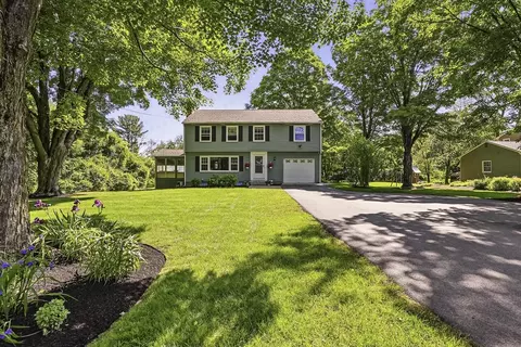1112 Highland St, Holliston, MA 01746