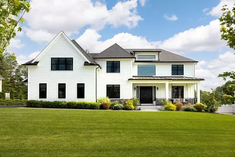 34 Hedgerow Ln, Westwood, MA 02090