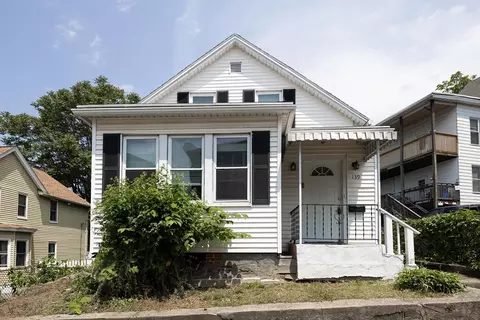 139 Endicott St, Worcester, MA 01610
