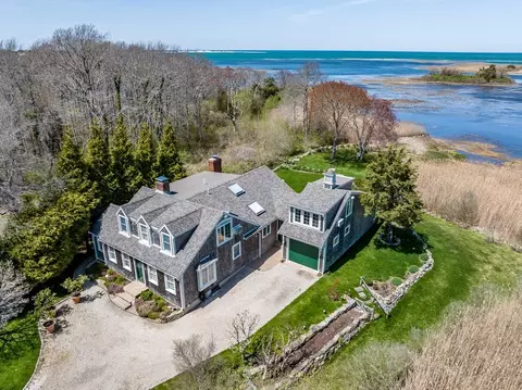 40 Thacher Shore Rd, Yarmouth, MA 02675