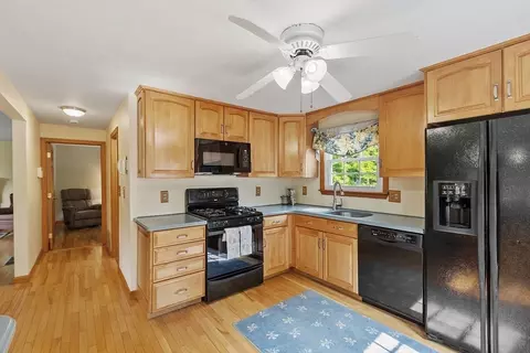 12 Willow Dr, Townsend, MA 01469 photo 5
