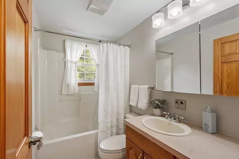 12 Willow Dr, Townsend, MA 01469 photo 17
