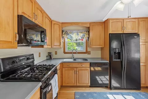 12 Willow Dr, Townsend, MA 01469 photo 7