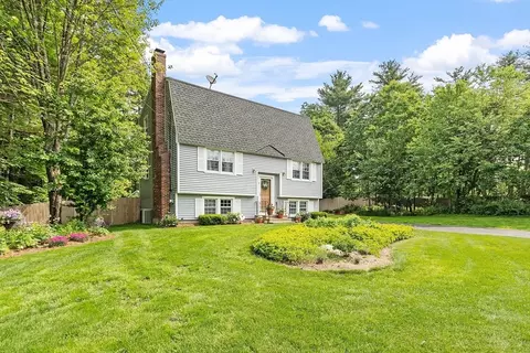 12 Willow Dr, Townsend, MA 01469