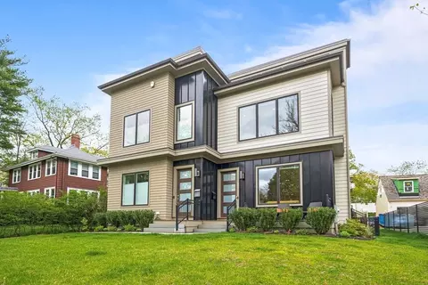 26 Salisbury Rd #26, Newton, MA 02458