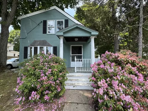 65 Cedar St, Weymouth, MA 02189