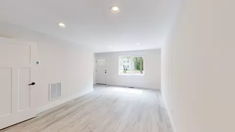 509-511 Hancock St, Springfield, MA 01105 photo 5