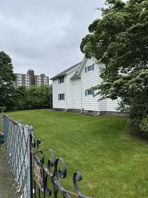 9 Coburn Ave, Worcester, MA 01604 photo 3