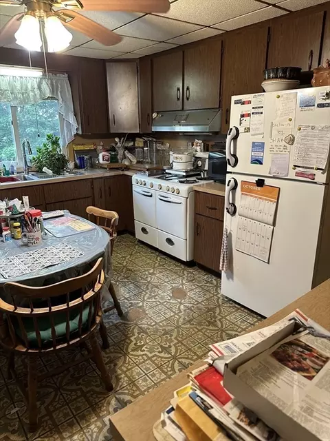 9 Coburn Ave, Worcester, MA 01604 photo 2