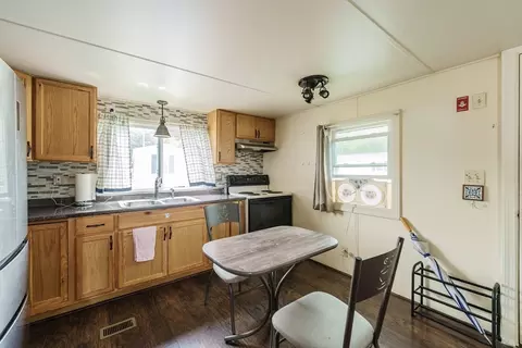 93 Grochmal Ave U 80, Springfield, MA 01151 photo 15