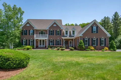 24 Tanglewood Dr, Nashua, NH 03062