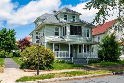18 Blaine St, Springfield, MA 01108