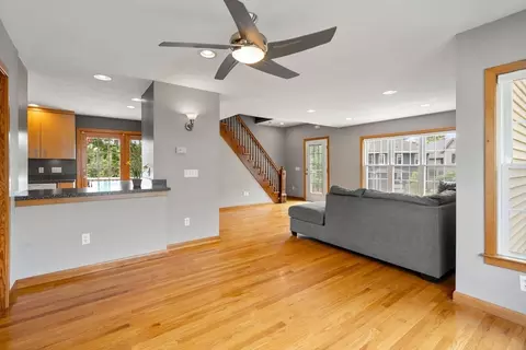4 Hadwen Rd, Worcester, MA 01602 photo 9