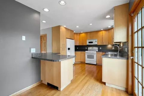 4 Hadwen Rd, Worcester, MA 01602 photo 13
